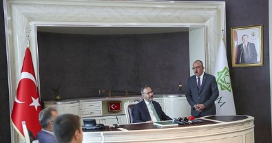 Bakan Kasapoğlu'ndan Konya'daki iki belediyeye teşekkür ziyareti