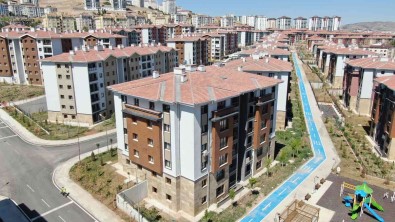 Elazigli Depremzedeler Yeni TOKI Binalarinda Güven Içerisinde Yasiyor