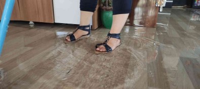 Hirsiz Su Sayacini Çaldi, Is Yerini Su Basti