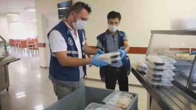 Kocasinan'da Gönüller Kazaniliyor, Evlere Her Gün 4 Çesit Sicak Yemek Gidiyor