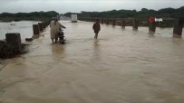 Pakistan'da Sel Açiklamasi 5 Ölü