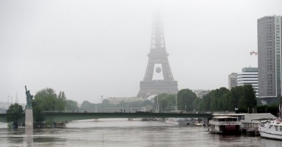 Avrupa’yı şiddetli fırtına vurdu: 13 ölü