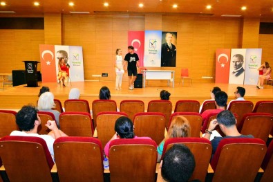 Manavgat Kent Tiyatrosu'ndan, 'Iki Yakanin Hikayesi'