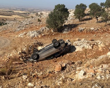 Otomobil Sarampole Yuvarlandi Açiklamasi 5 Yarali