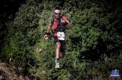 Sigarayi Birakip Kosu Sporuyla Ilgilenen Özgür Sancak, Türkiye'nin Ender Ultra Trail Maratoncularindan Oldu