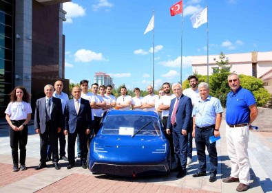 TEKNOFEST Ödüllü Mavera Teknoloji Takimi'ndan Rektör Prof. Dr. Kamil Çolak'a Ziyaret