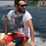 Motosikletiyle Girdigi Viraji Alamayinca Hayatini Kaybetti