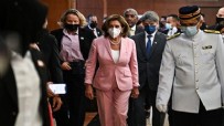 Savaş çıkaracak ziyaret! Nancy Pelosi'nin uçağı Tayvan'a indi!