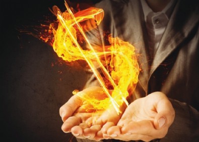 Türkiye'nin önündeki en büyük engel döviz stokçuları!