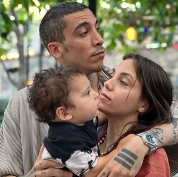 Can Bonomo'dan mutlu aile pozu!