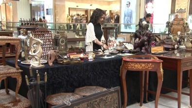 Antika Severler, Geçmisle Antika Pazari'nin Stantlarinda Bulustu