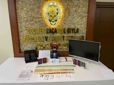 Danismanlik Firmasi Adi Altinda Resmi Belgede Sahtecilik Yapan 3 Yabanci Uyruklu Sahis Yakalandi
