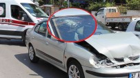 Kaza Yapan Araçta Kafasini Cama Çarpan Yolcu Yaralandi