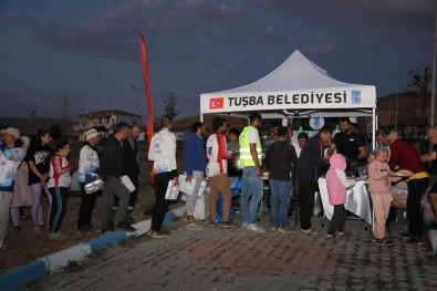 Bisikletçiler Tusba Belediyesi Halk Plajinda Konakladi