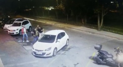 Kadıköy’de motokurye alkollü 3 şahsa Mike Tyson yumruğu attı