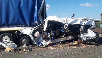 Rusya'daki Zincirleme Trafik Kazasinda 14 Kirgizistan Vatandasi Öldü