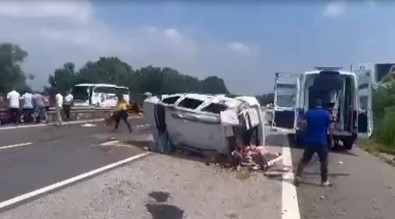 TEM'de Otomobil Takla Atti Açiklamasi 5 Yarali