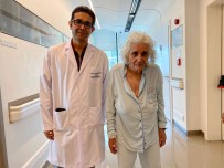 90 Yasinda Böbreginden 8,5 Santimlik Kitle Çikti