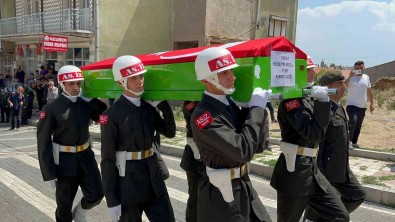 Afyonkarahisar'da Vefat Eden Kibris Gazisi Için Askeri Tören