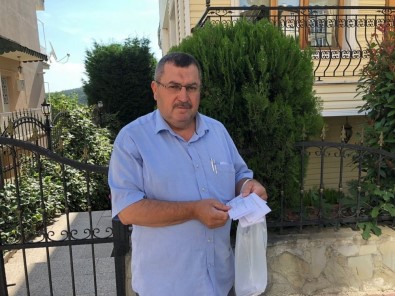 Dut Agacindan Asili 5 TL'yi Görünce Duygulandi