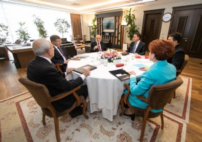 Altın günleri yıpratmış! 6+1'li masa toplantılarına ara verdi!