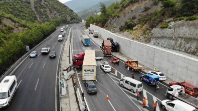 Manisa'da 7 Araçli Zincirleme Kaza Açiklamasi 5 Yarali
