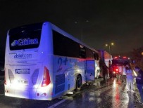 Sakarya'da yolcu otobüsü kazası! TIR'a arkadan çarptı! Çok sayıda yaralı var.!