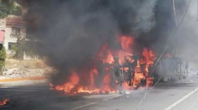 TIR ile otomobil kafa kafaya çarpıştı: 5 yaralı