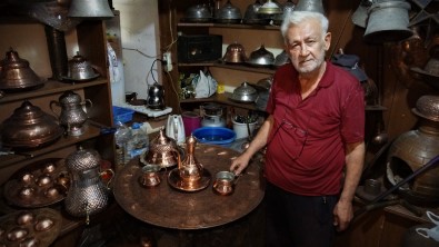 Yarim Asirdir Yaptigi Meslegi Kendisiyle Beraber Yok Olacak