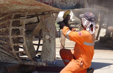 Akdeniz'in Balikçilari, Ekmek Teknelerini 15 Eylül'e Hazirliyor