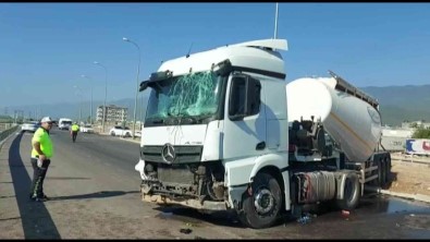 Hatay'da Sikistirilan Beton Mikseri Kaza Yapti Açiklamasi 1 Yarali