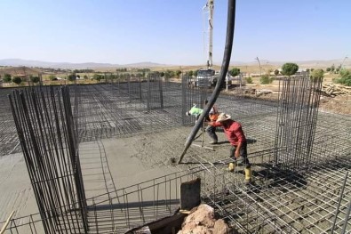 Özalp'te Kapali Spor Salonunun Temeli Atildi