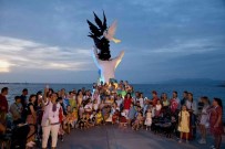 Ukraynali Savas Magdurlari Kusadasi Belediyesi'ne Tesekkür Etti