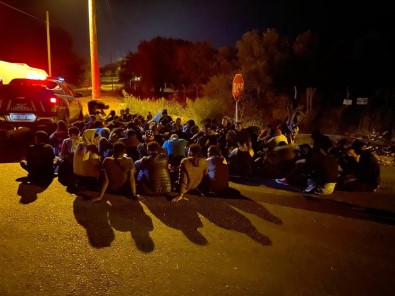 Izmir'de 446 Düzensiz Göçmen Yakalandi