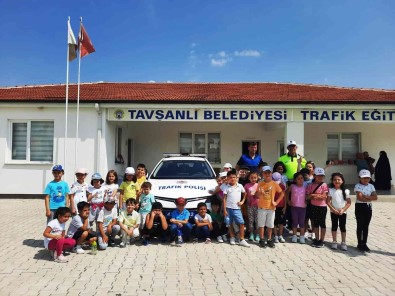 Tavsanli'da 52 Ögrenciye Temel Trafik Egitimi