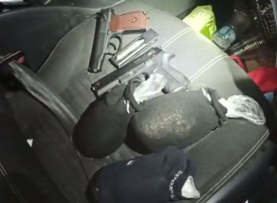 Çorap Içinde Uyusturucu Madde Saklayan 2 Süpheli Yakalandi