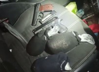 Çorap Içinde Uyusturucu Madde Saklayan 2 Süpheli Yakalandi