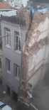 Beyoglu'nda Metruk Bina Duvarinin Çökme Ani Kamerada