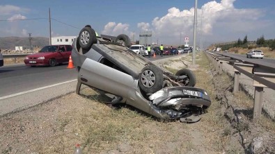 Dügüne Giderken Kaza Yaptilar Açiklamasi Ayni Aileden 3 Kisi Yaralandi