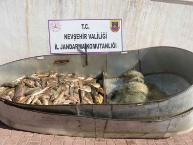 Kaçak Balik Avlayan 5 Kisi Suçüstü Yakalandi