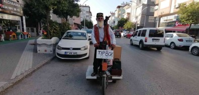 Turizm Elçisi Yasli Adam Ve Köpegi, Turistlerin Ilgi Odagi