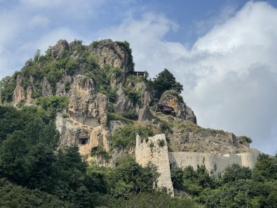 2 Bin 500 Yillik Ünye Kalesi Turizme Hazirlaniyor