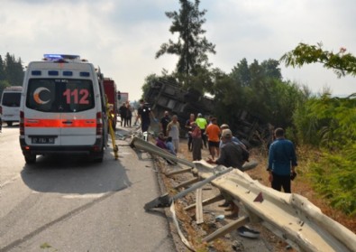 Antalya’da tur otobüsü ile kamyon çarpıştı: Ölü ve yaralılar var!
