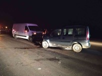 Iki Aracin Kafa Kafaya Çarpistigi Kazada 1 Kisi Yaralandi