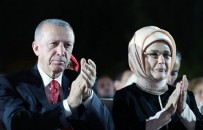 30 Ağustos konserinde duygu dolu anlar! Cumhurbaşkanı Erdoğan gözyaşlarını tutamadı!