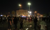 Irak karıştı! Sadr grubu sokağa indi! 8 ölü 100'ü aşkın yaralı!