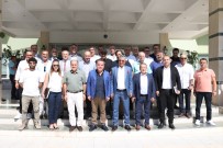 Baskan Böcek Kemer'de Turizmcilerle Bulustu