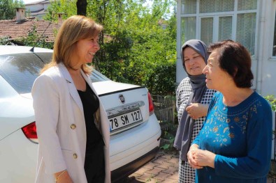 Baskan Köse, Vatandaslari Evlerinde Ziyaret Ediyor