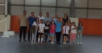 Çocuklarla Voleybol Oynadilar