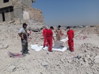 Irak'in Musul Kentinde, 5 Yil Sonra Enkaz Altindan Insan Kalintilari Çikarildi